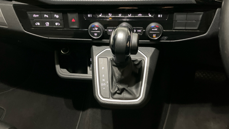 Volkswagen Caravelle 2.0 TDI Executive 199 4MOTION 5dr DSG Diesel Estate